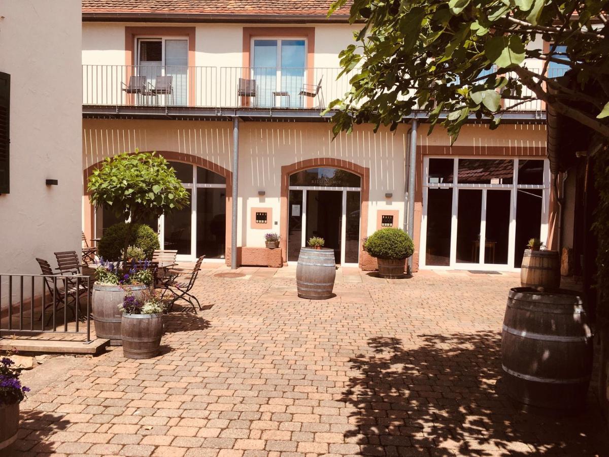 ホテル Rieslinghof Wachenheim an der Weinstraße エクステリア 写真
